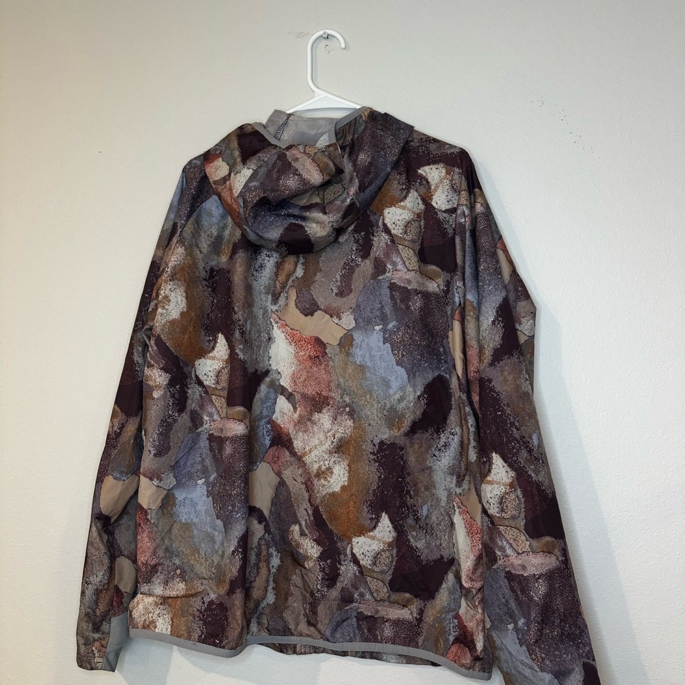 Marbled colored full zip rain jacket in a size Large. - Picture 5 of 5